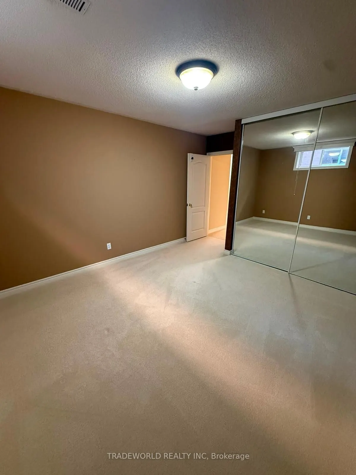 16 Chessman Court
