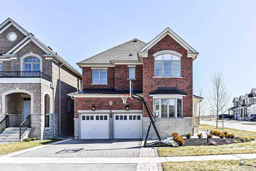 44 Clara May Avenue