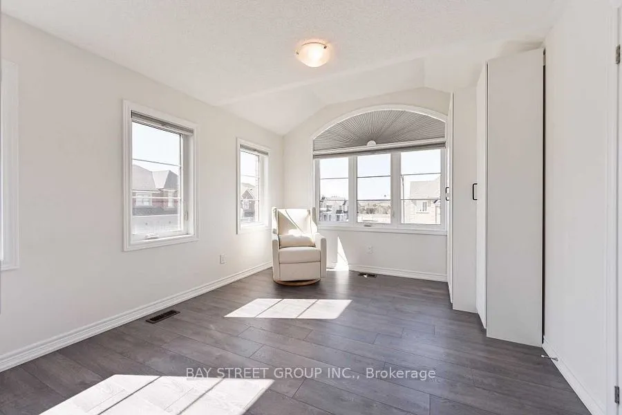 44 Clara May Avenue
