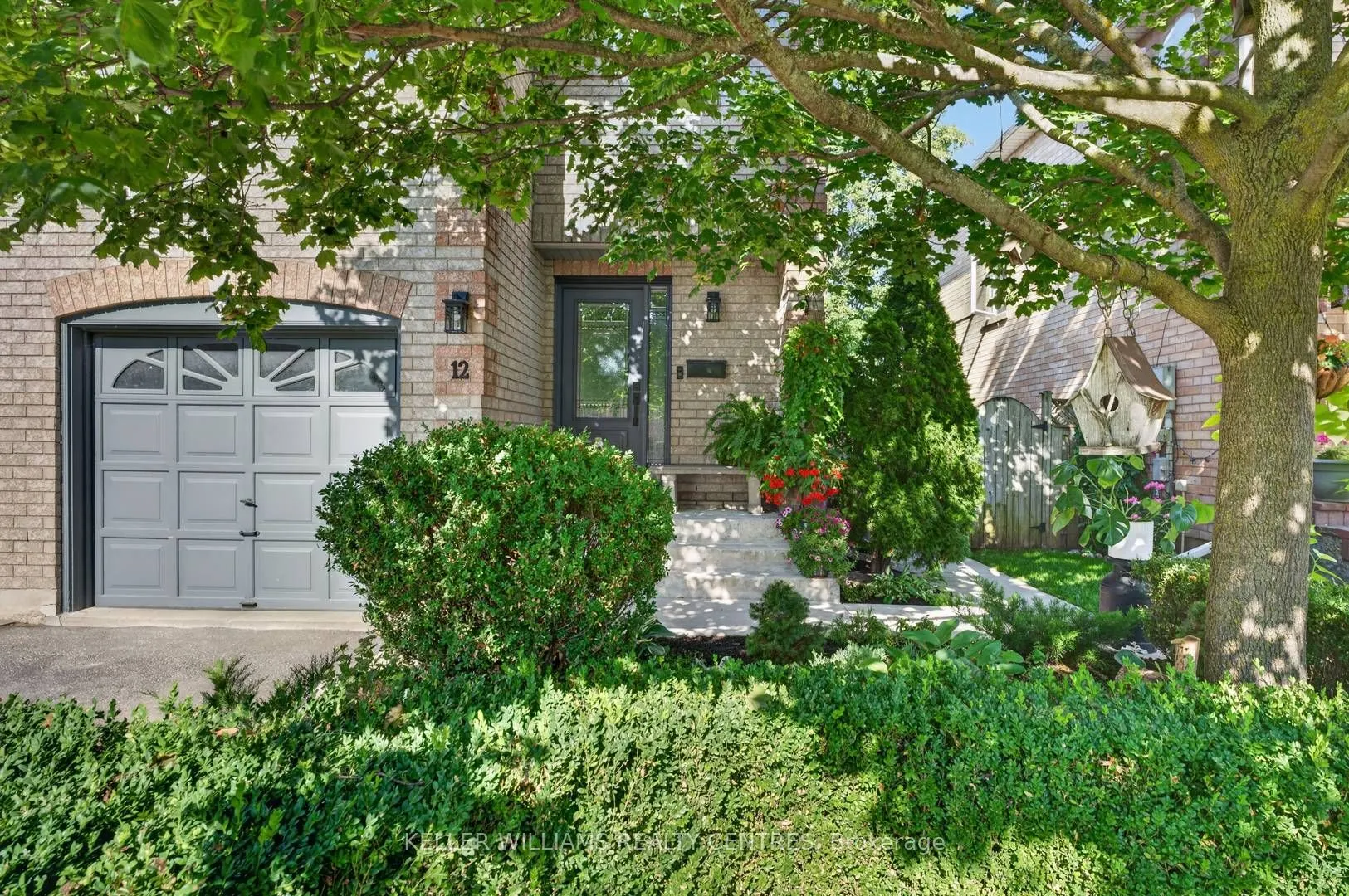 12 Lancaster Court