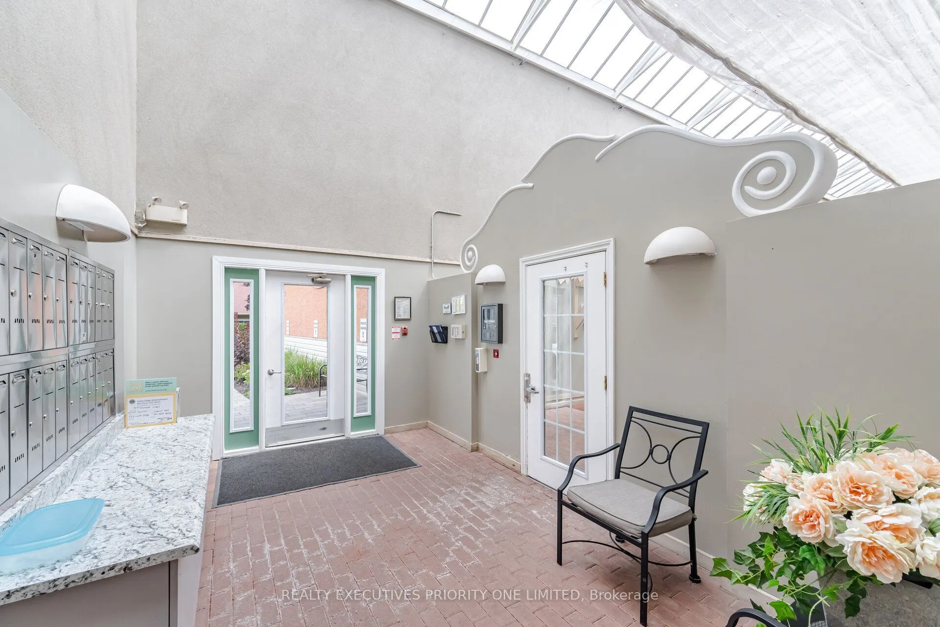 77 Mill Street E #2