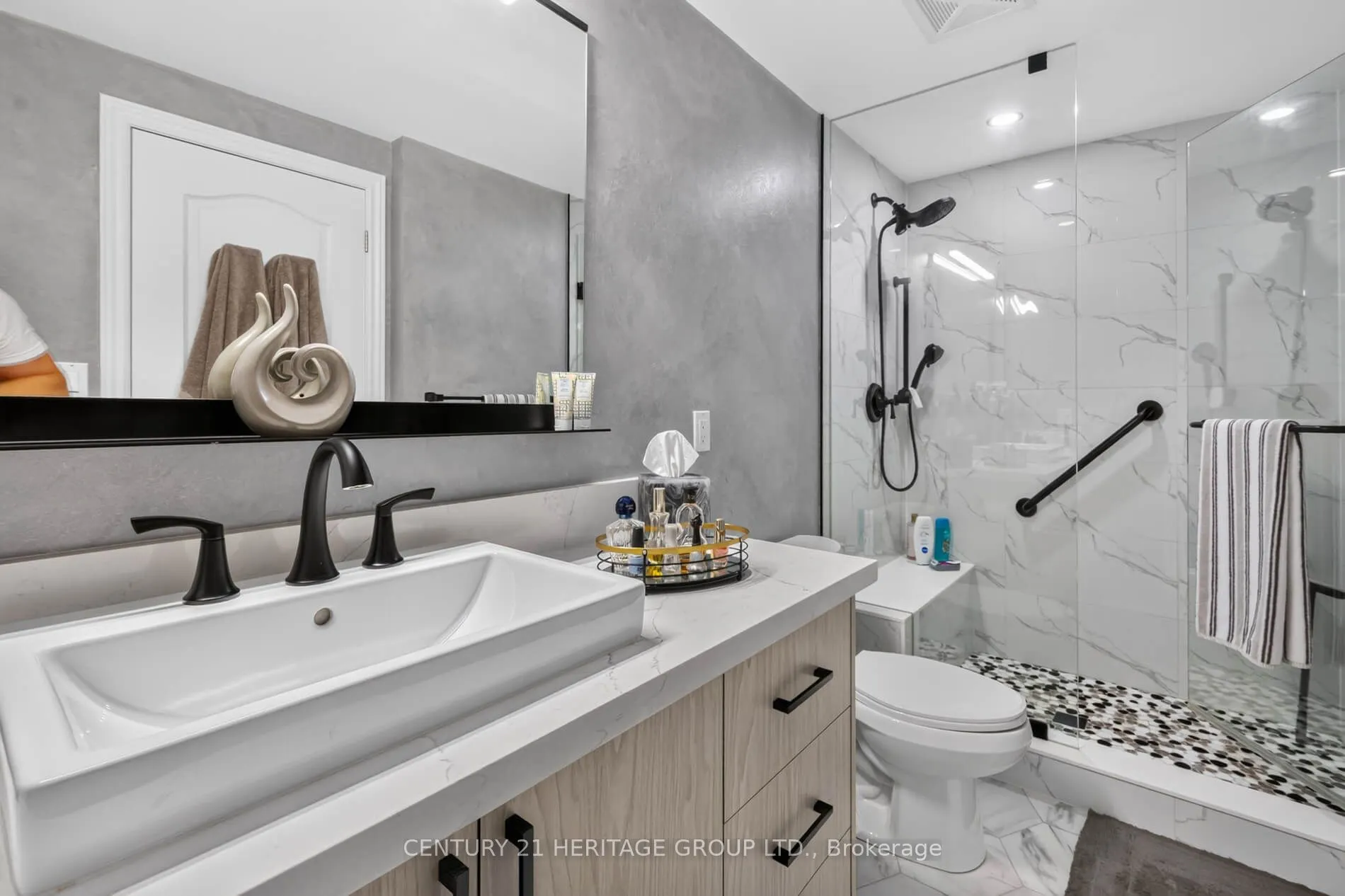 88 Promenade Circle #905
