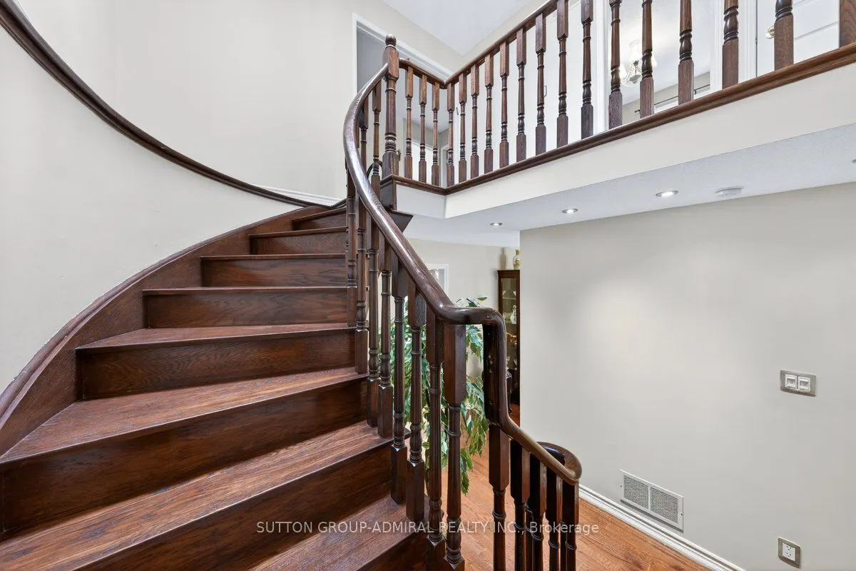 126 Redondo Drive E