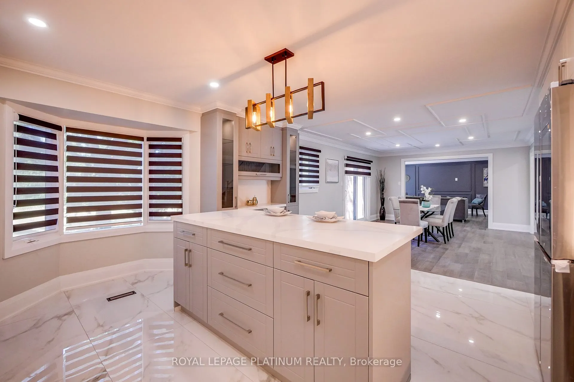 16 Bridgend Court S
