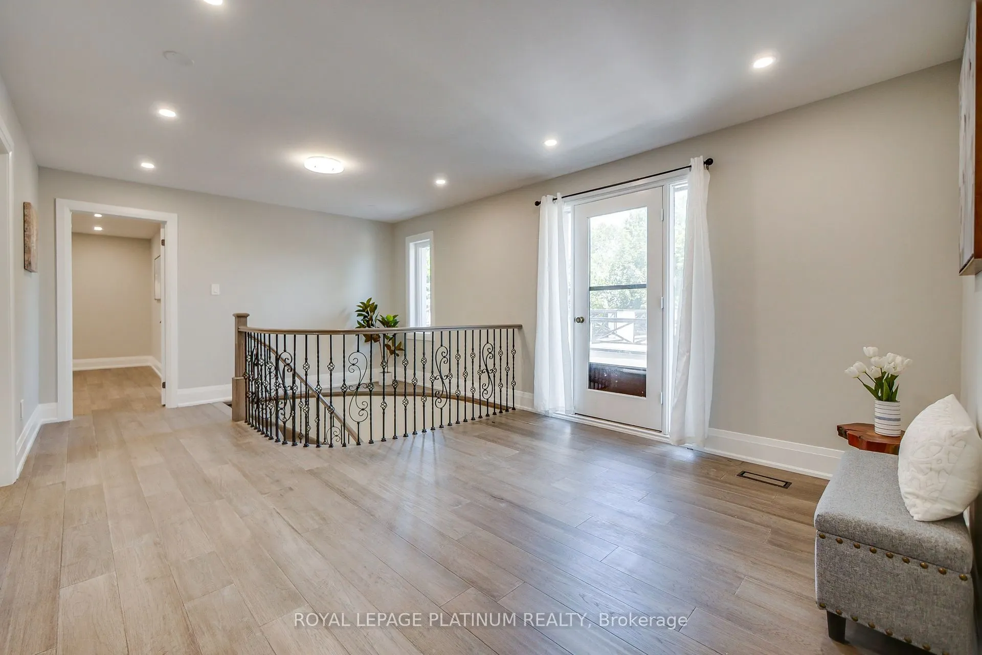 16 Bridgend Court S