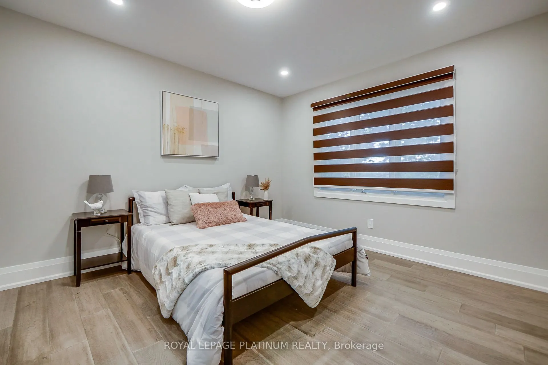 16 Bridgend Court S