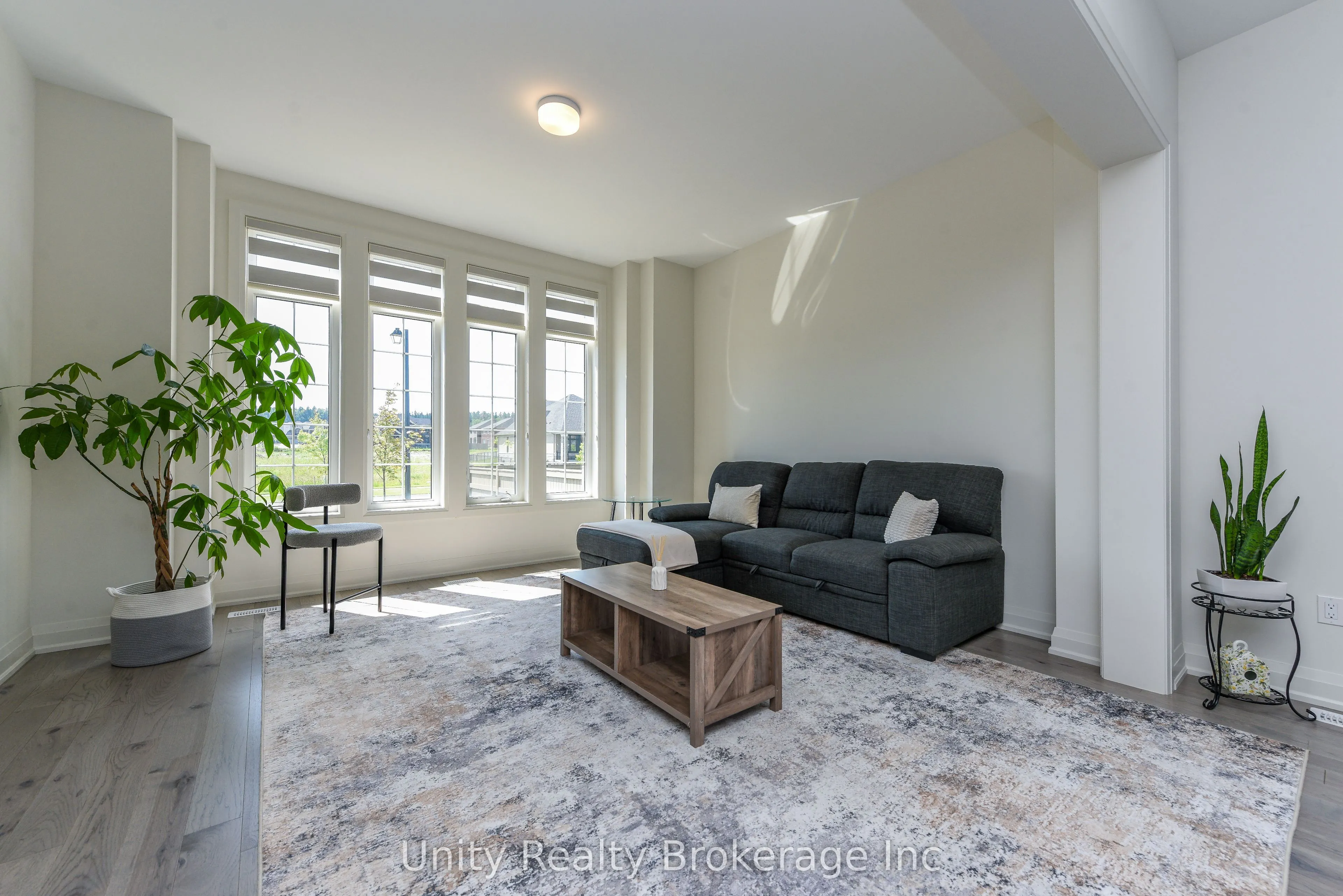 30 Magnolia Avenue N