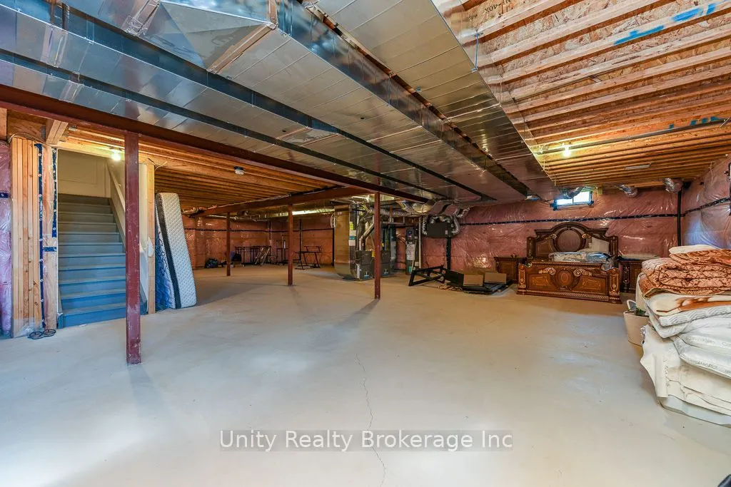 30 Magnolia Avenue N