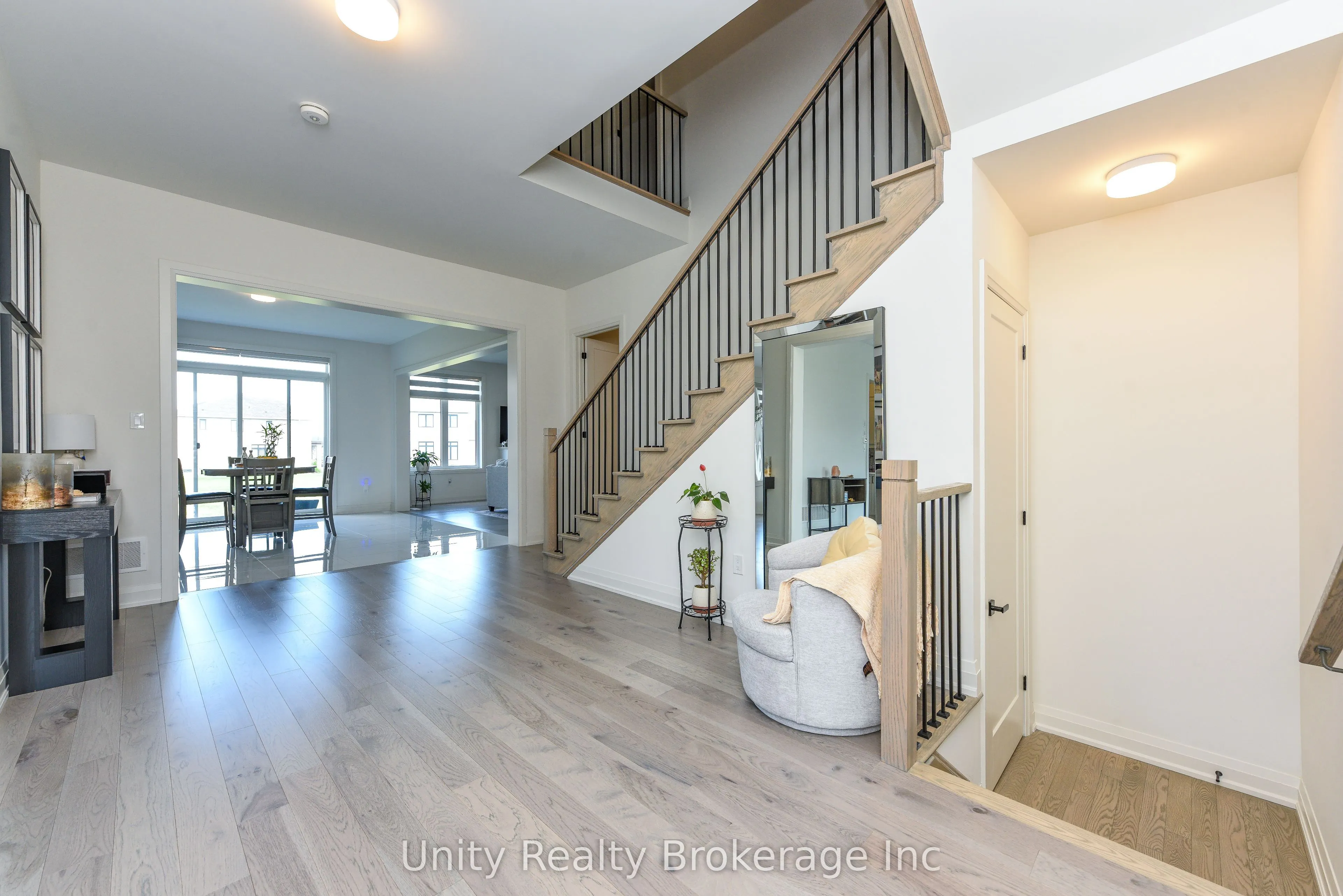 30 Magnolia Avenue N