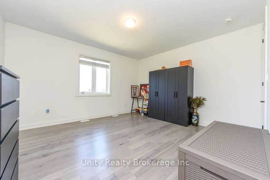 30 Magnolia Avenue N