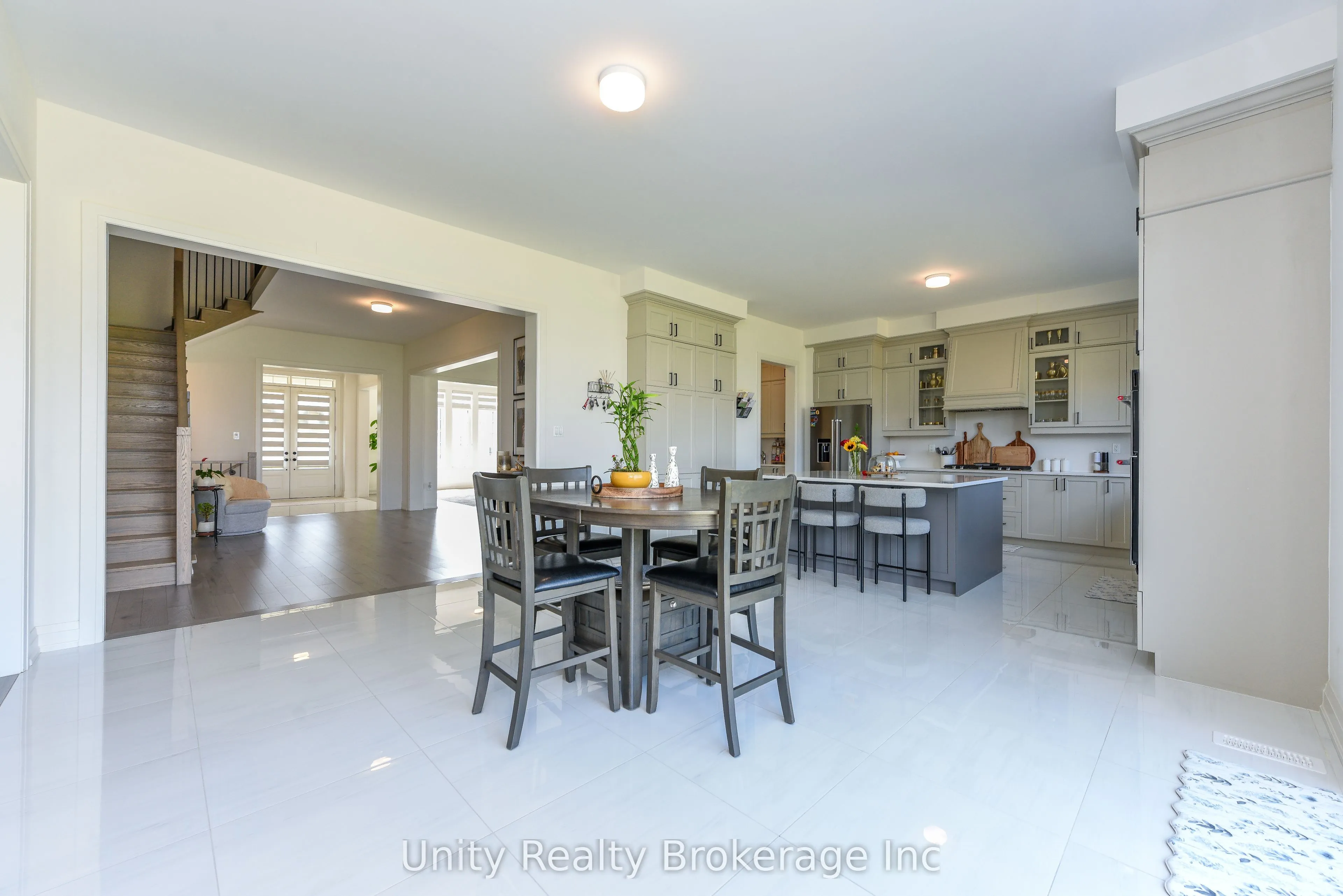 30 Magnolia Avenue N