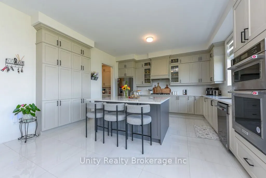 30 Magnolia Avenue N