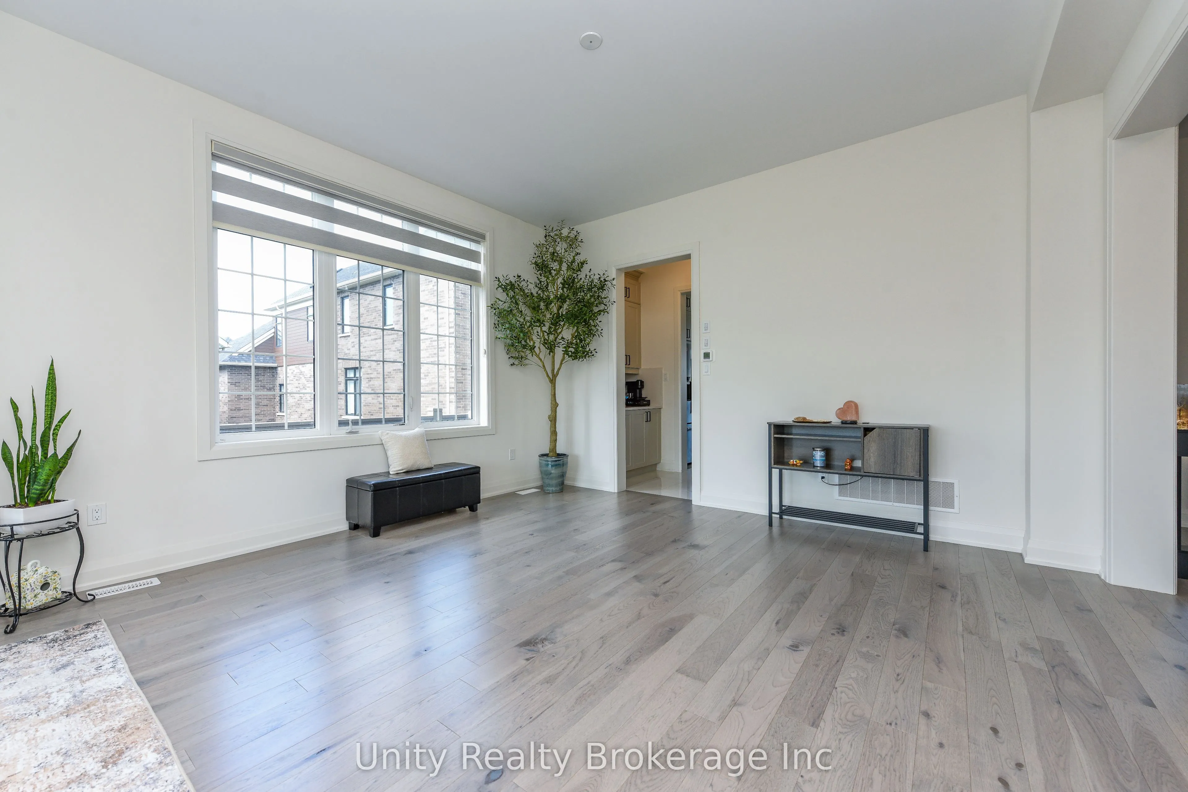 30 Magnolia Avenue N