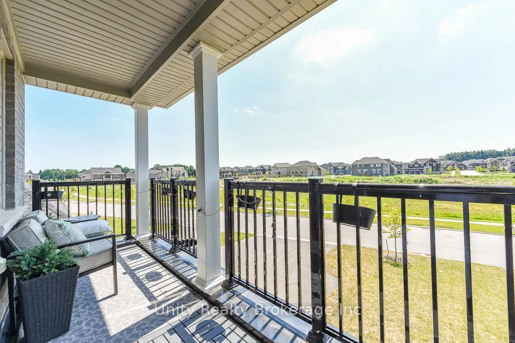30 Magnolia Avenue N