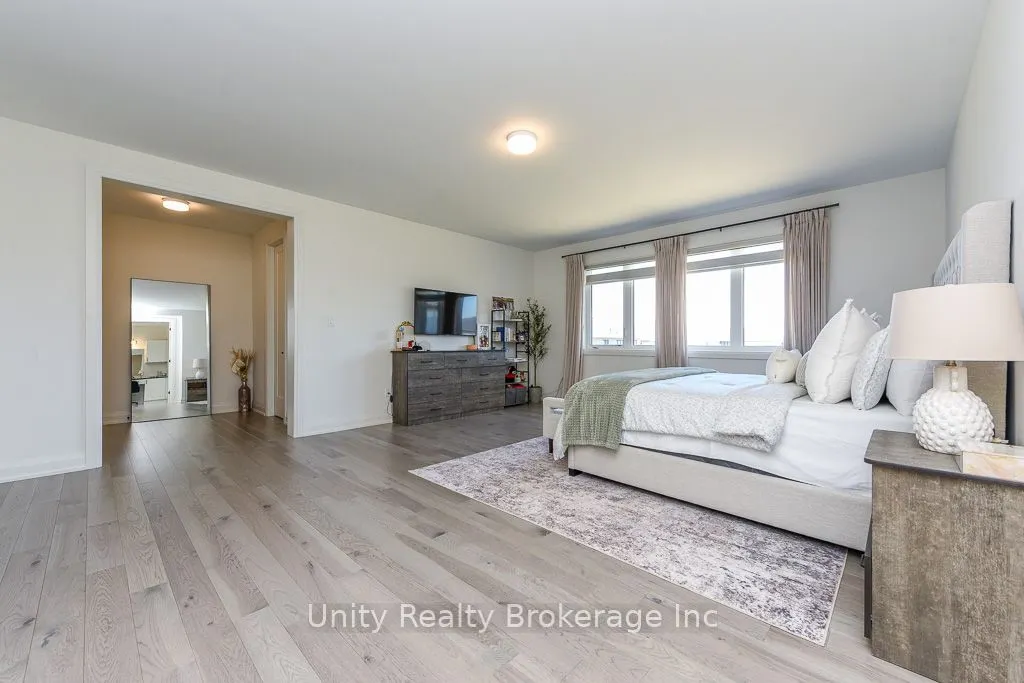 30 Magnolia Avenue N