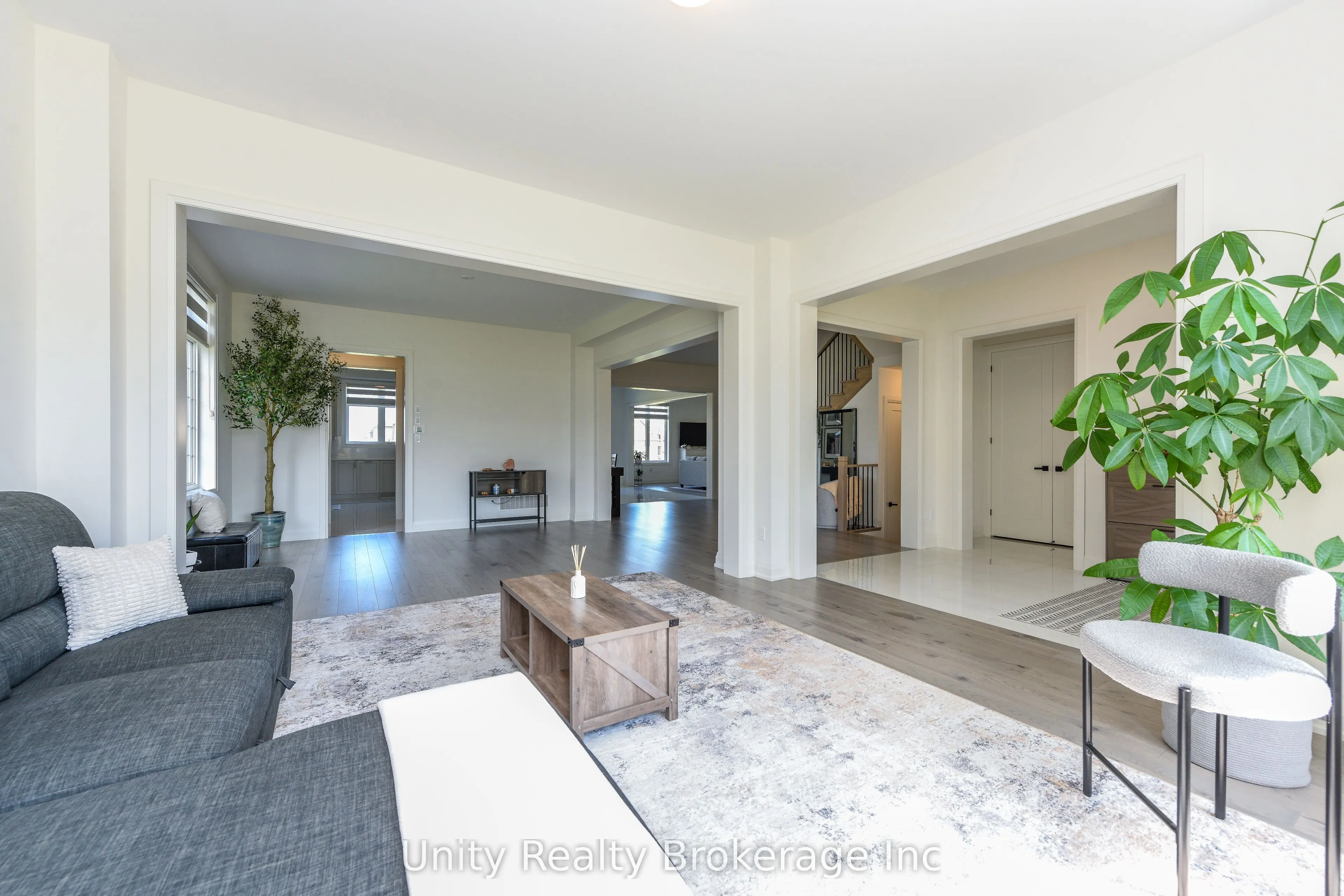 30 Magnolia Avenue N