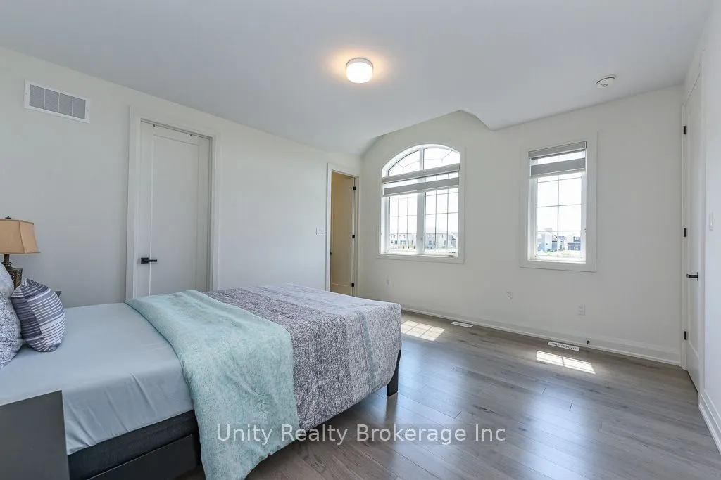 30 Magnolia Avenue N