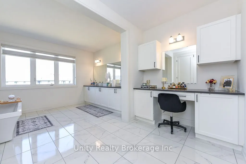 30 Magnolia Avenue N