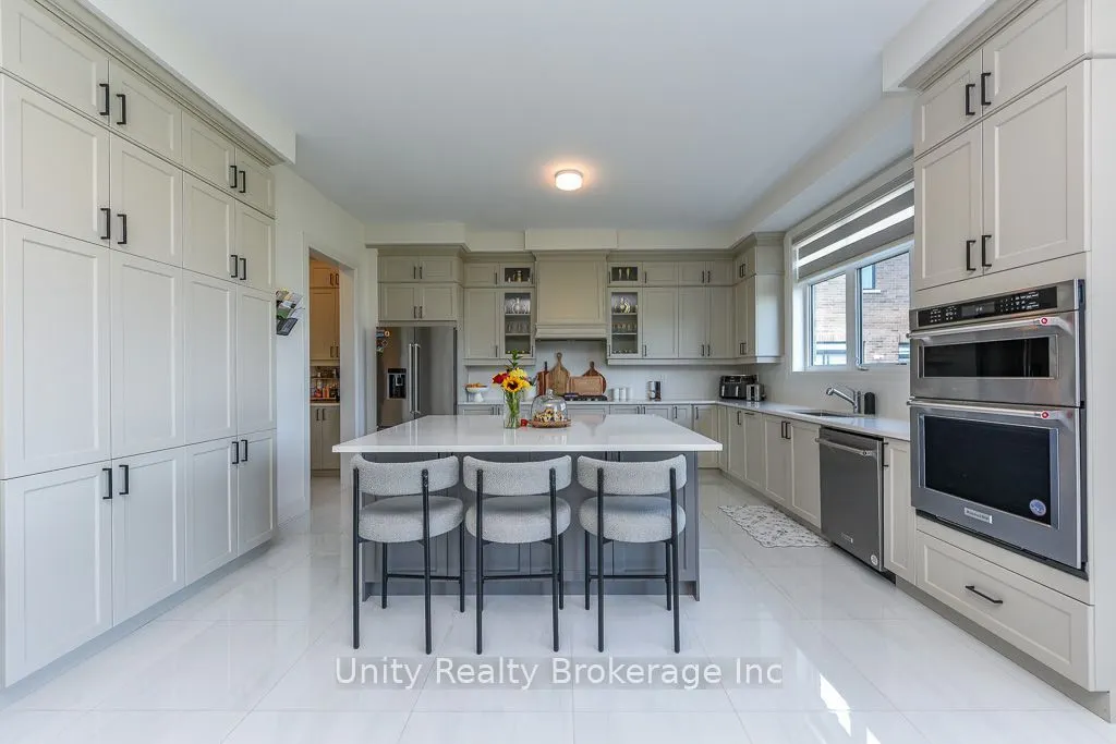 30 Magnolia Avenue N