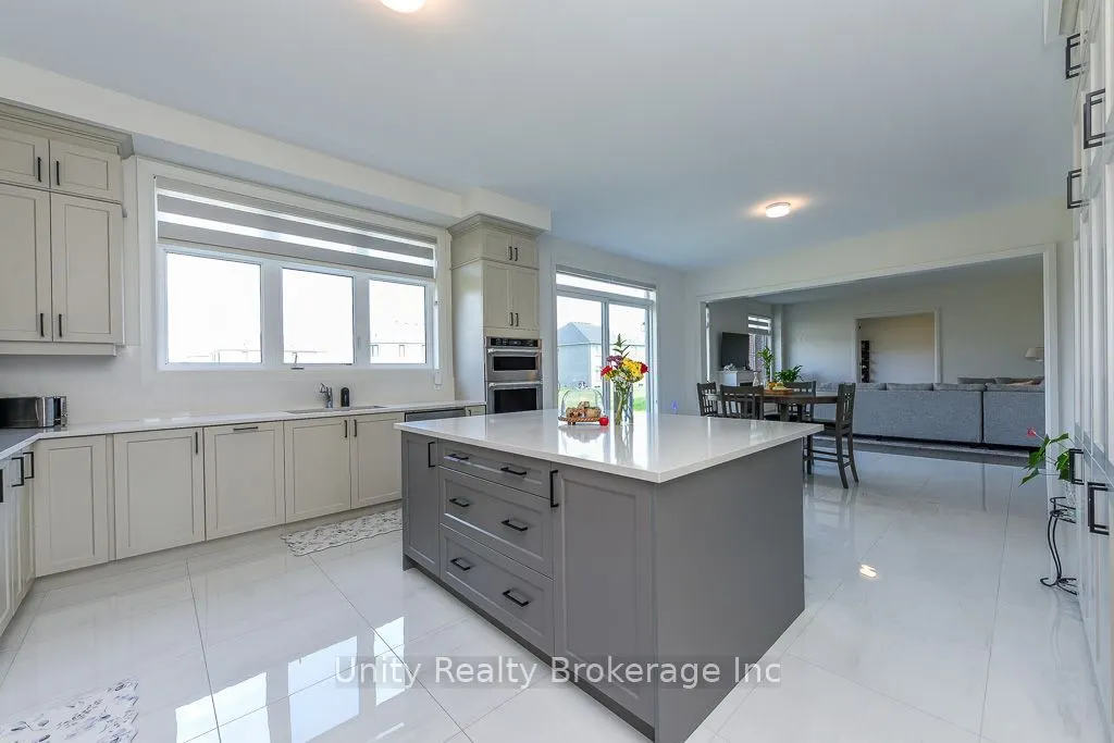 30 Magnolia Avenue N