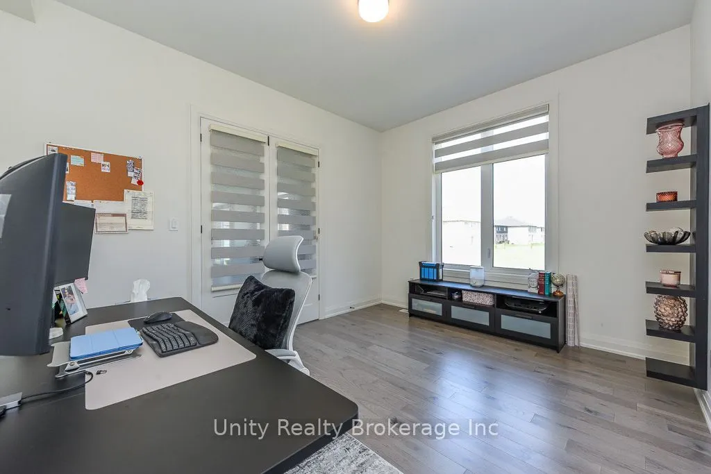 30 Magnolia Avenue N