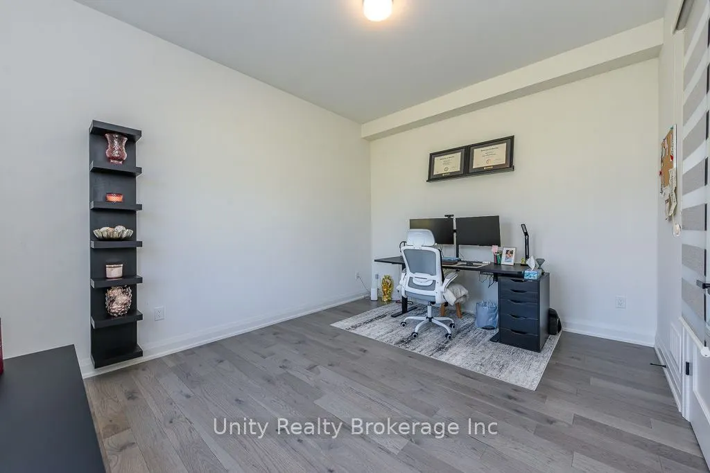 30 Magnolia Avenue N