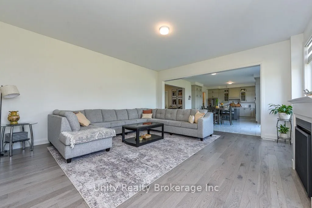 30 Magnolia Avenue N