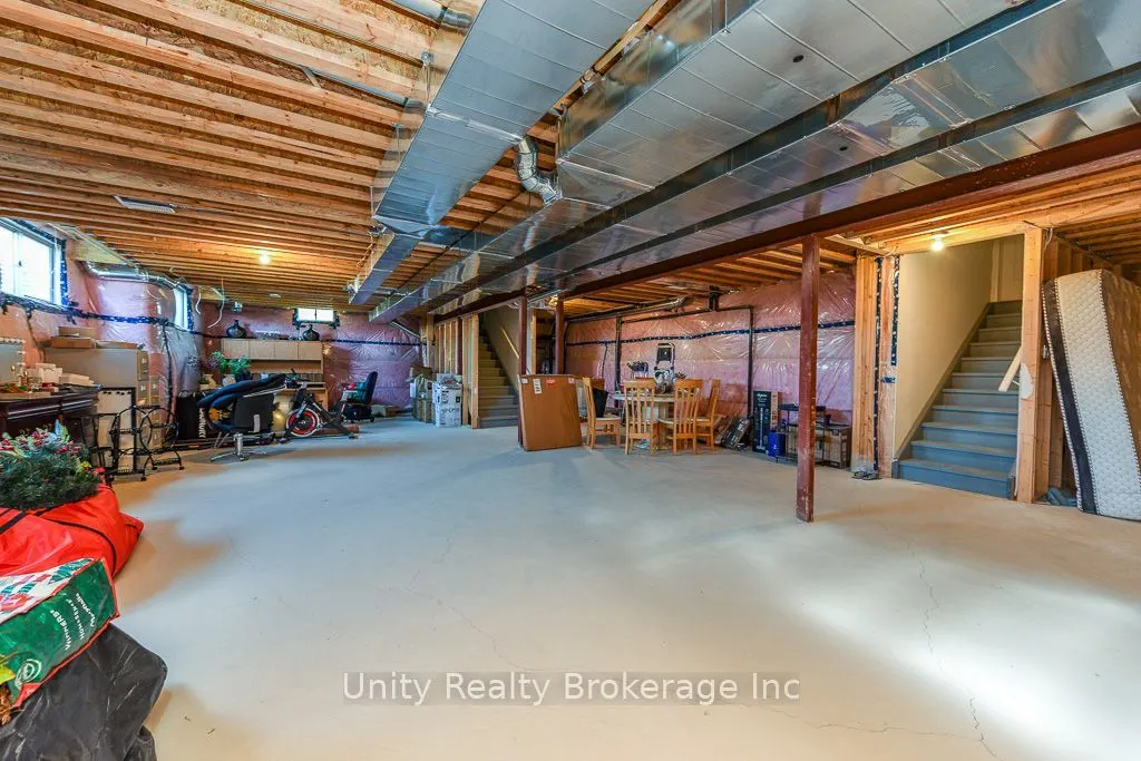 30 Magnolia Avenue N