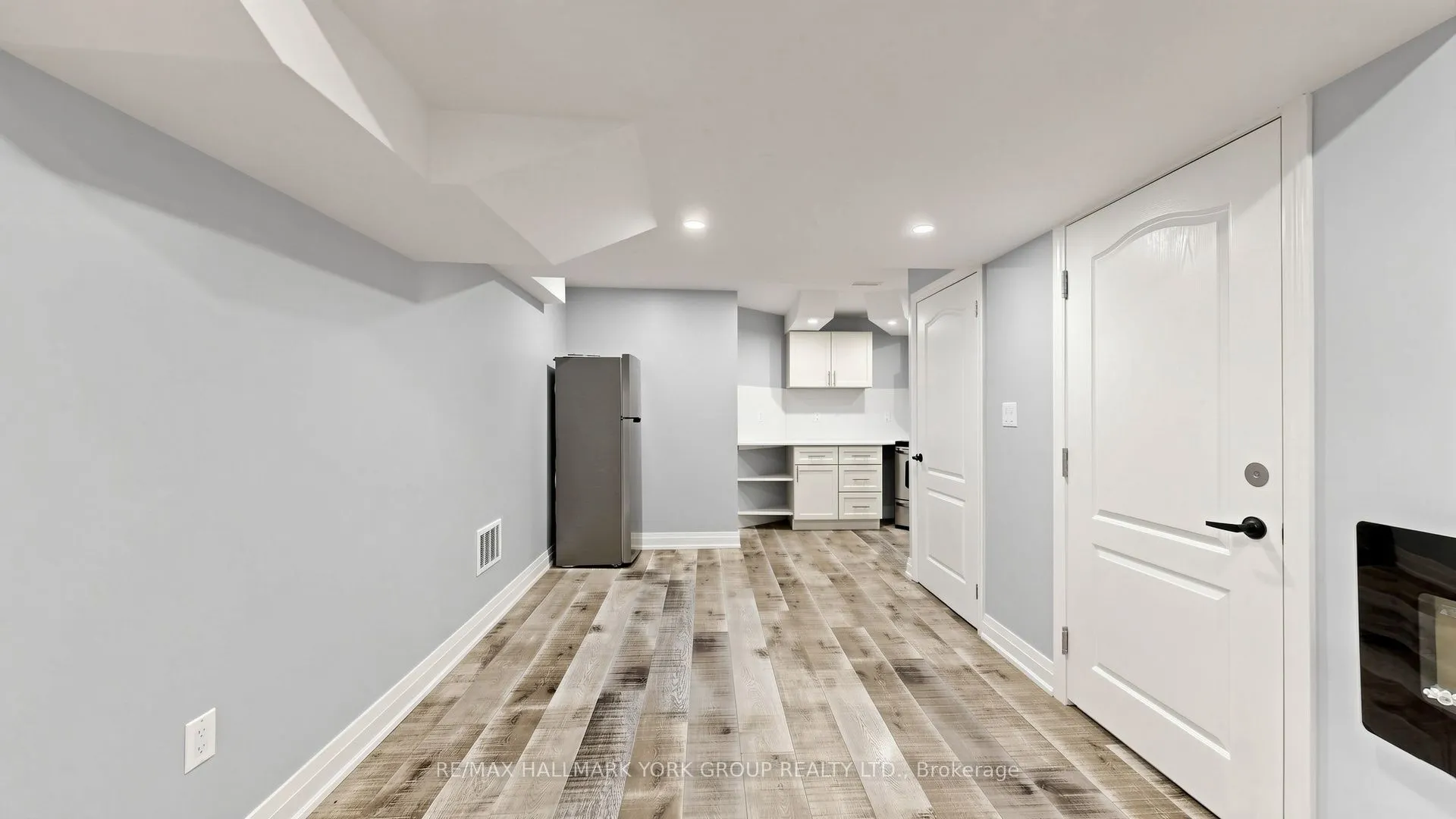 186 Wainscot Avenue #BSMT