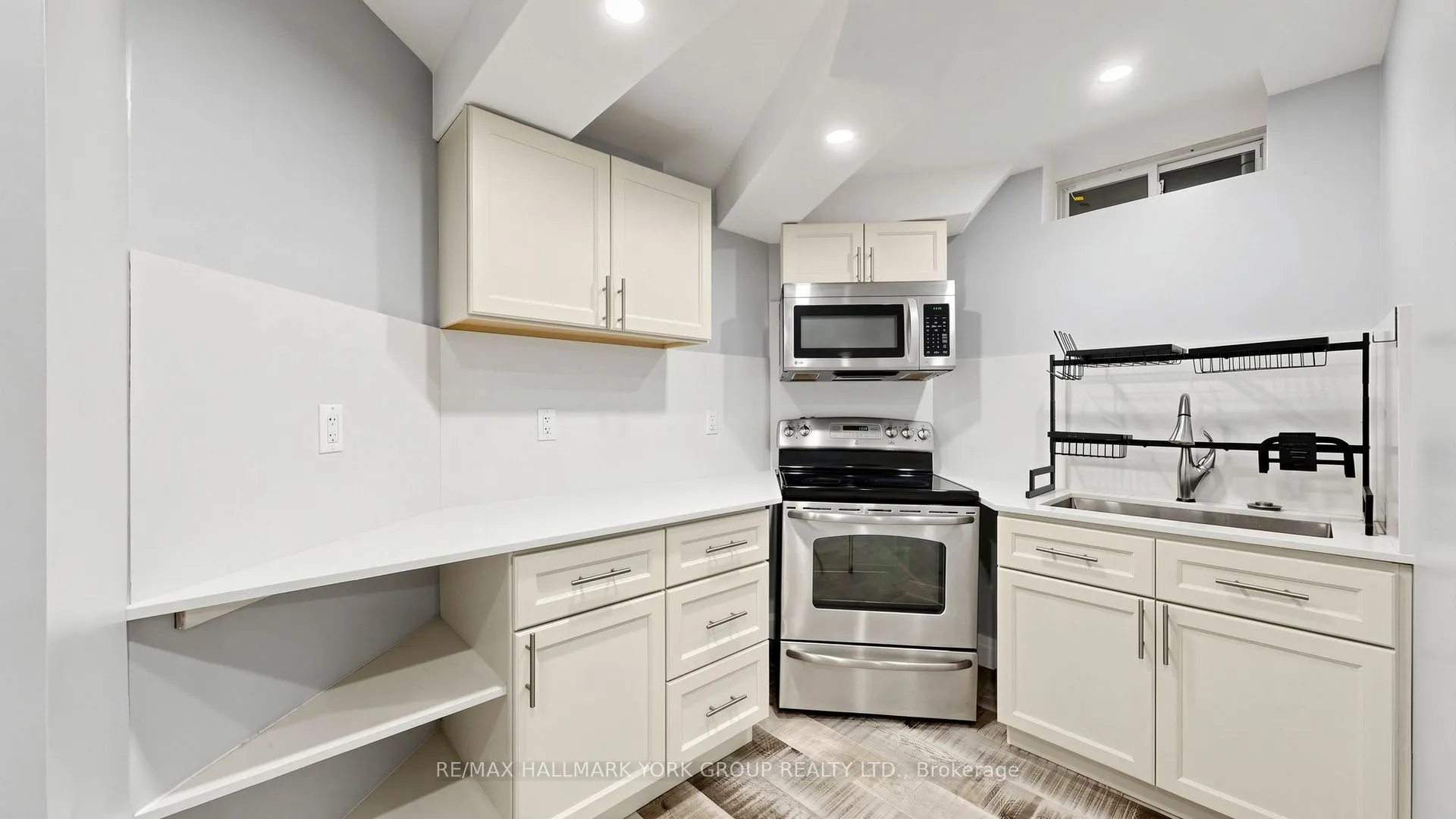 186 Wainscot Avenue #BSMT