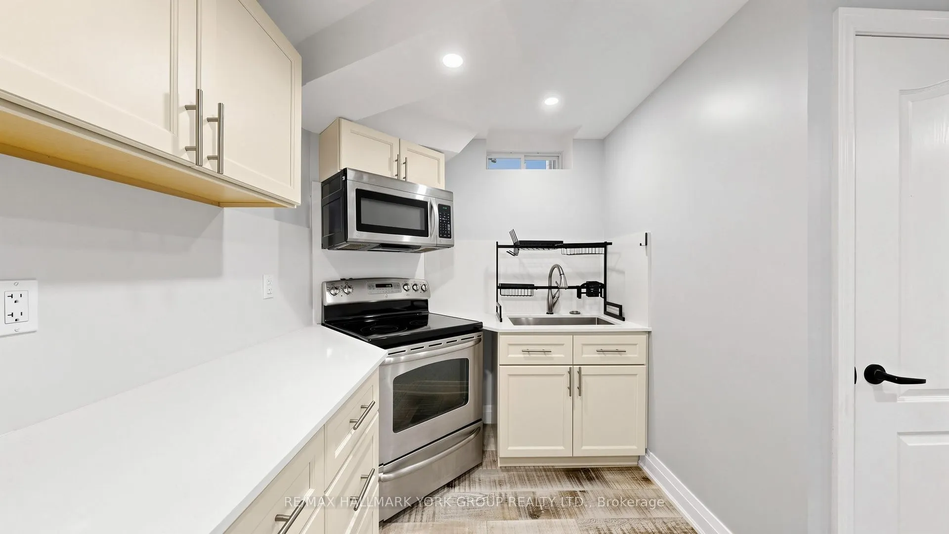 186 Wainscot Avenue #BSMT