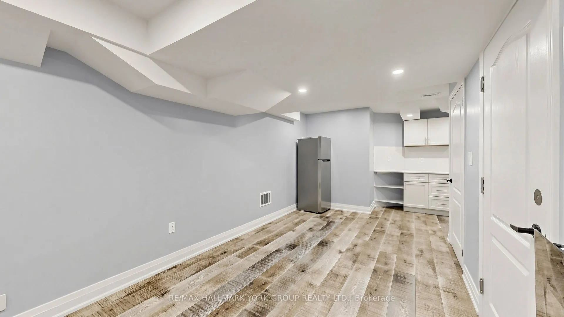 186 Wainscot Avenue #BSMT