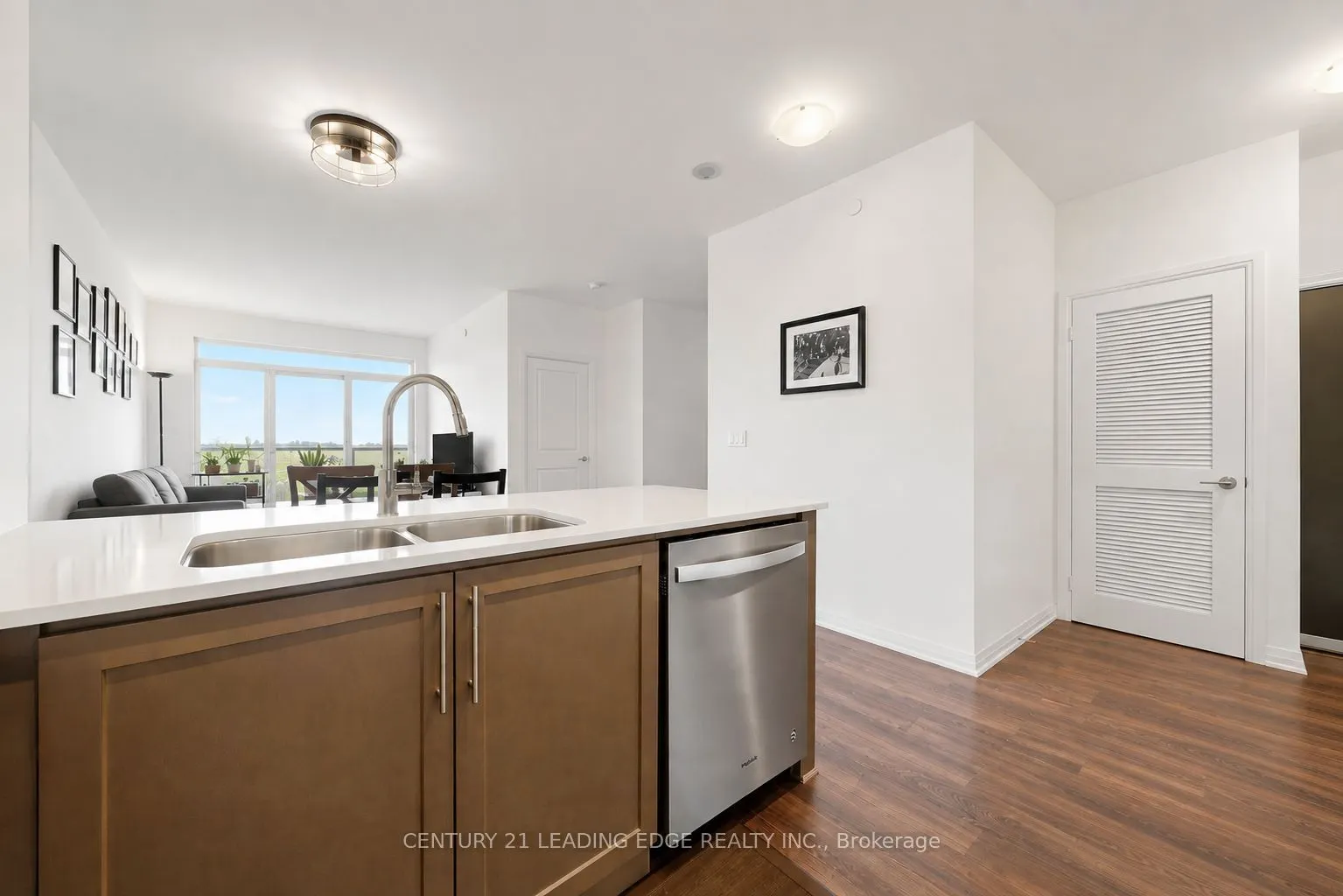 65 Oneida Crescent #801