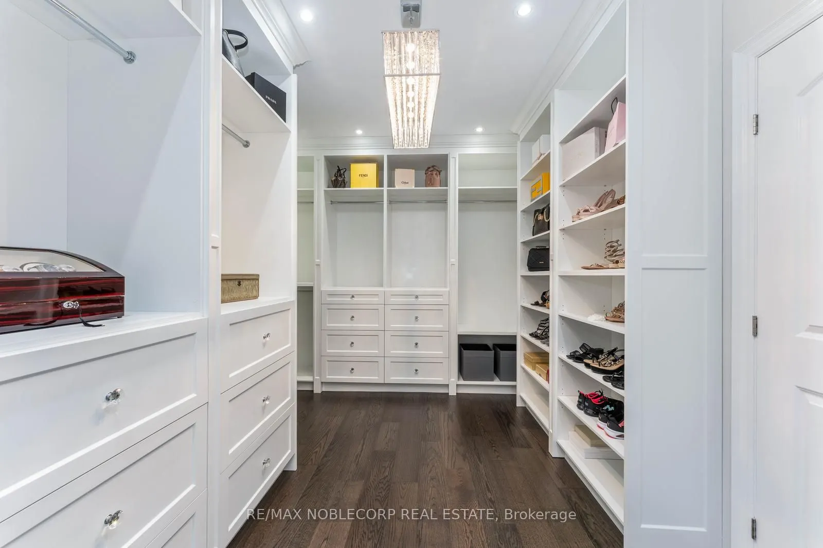 91 Woodgate Pines Drive
