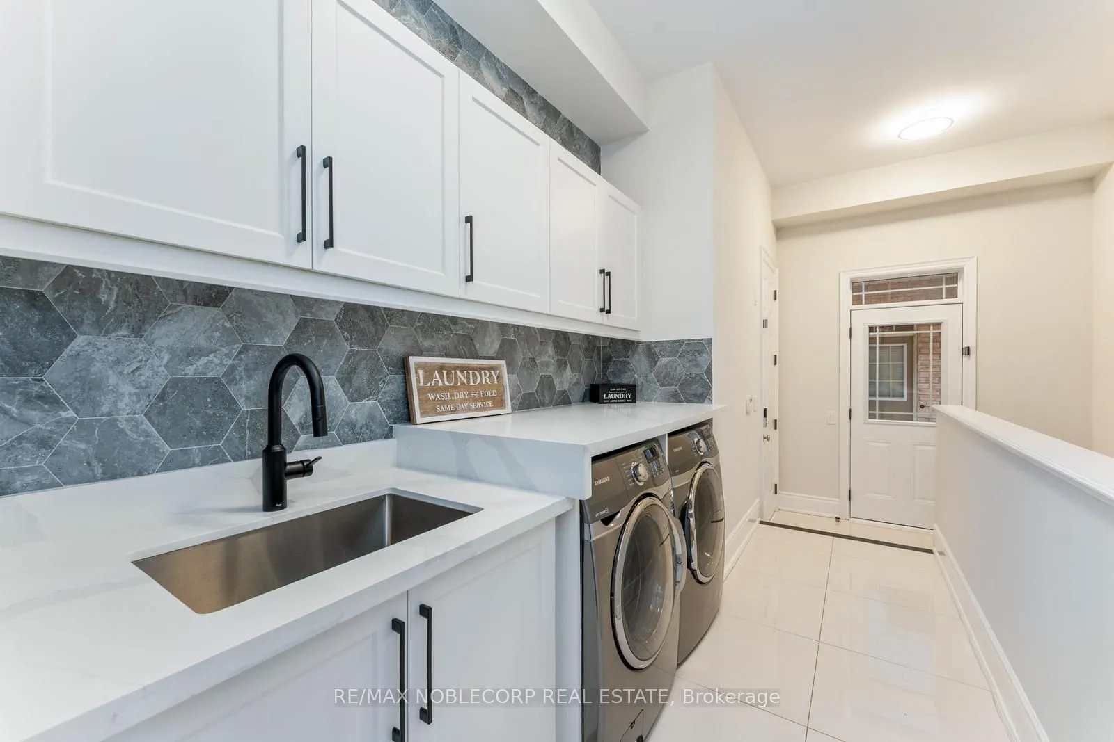 91 Woodgate Pines Drive