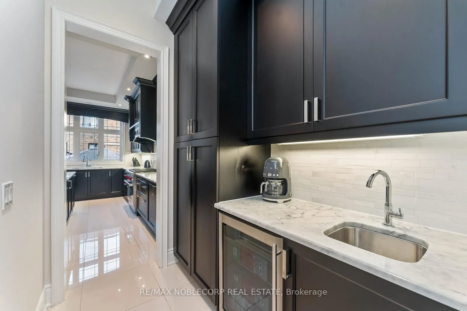 91 Woodgate Pines Drive
