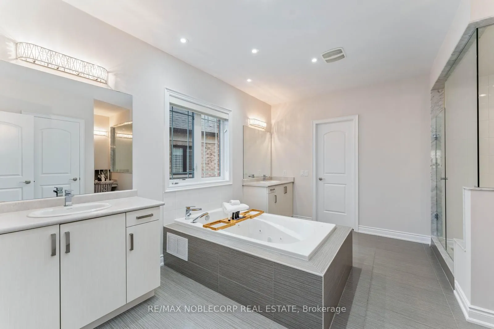 91 Woodgate Pines Drive