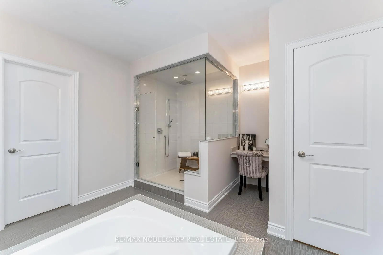91 Woodgate Pines Drive