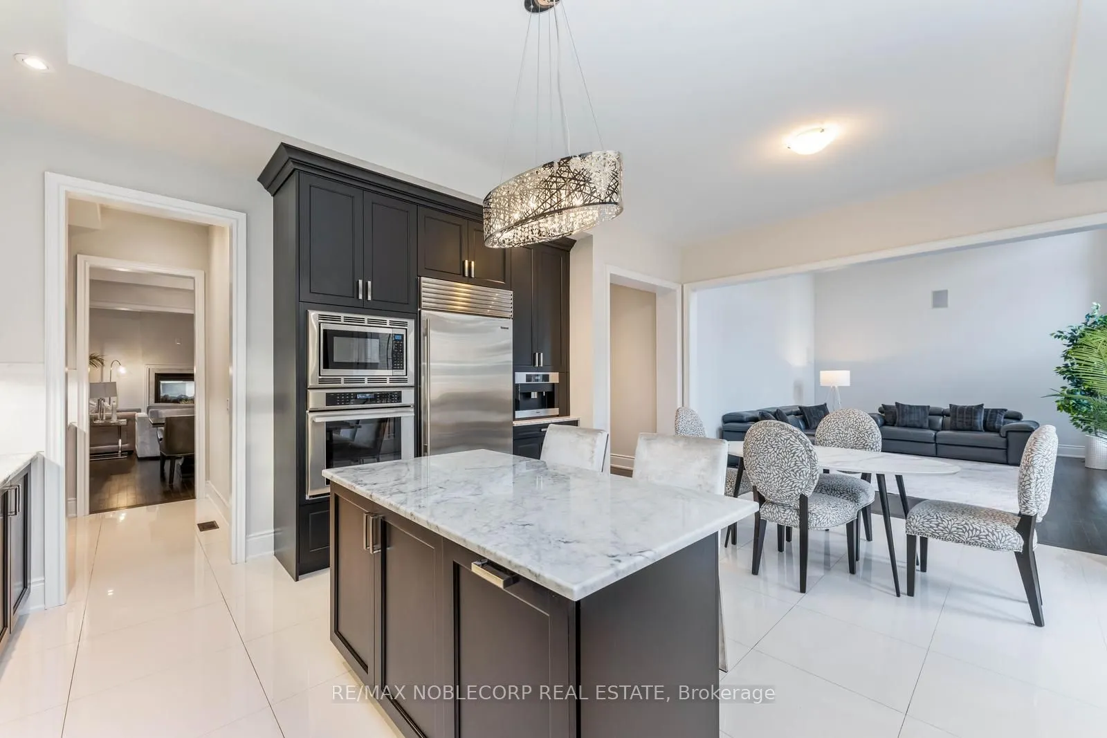 91 Woodgate Pines Drive