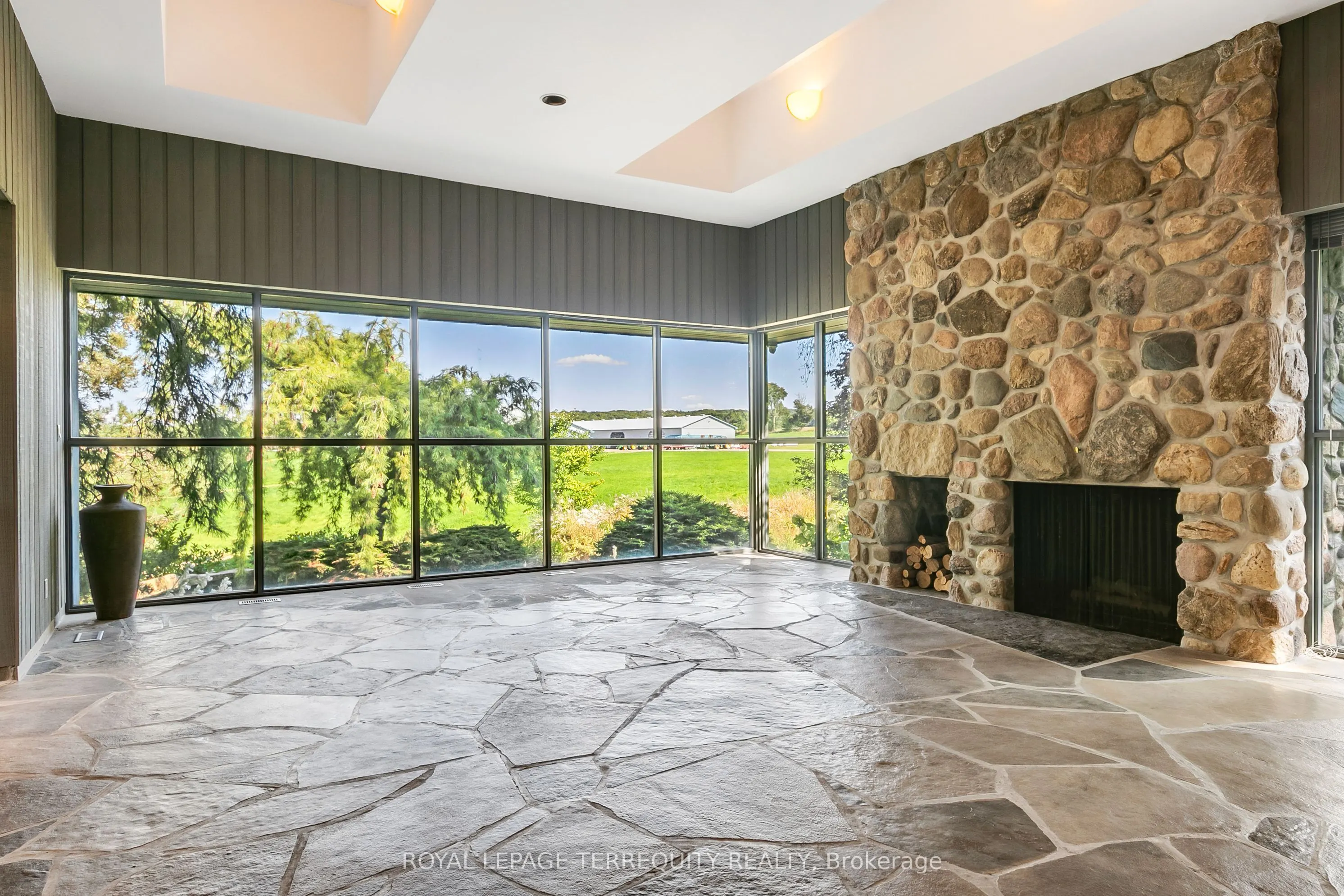 15625 8th Concession Road