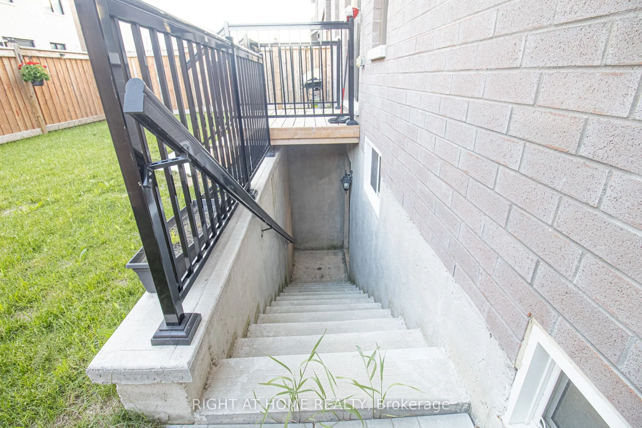 43 Longworth Avenue