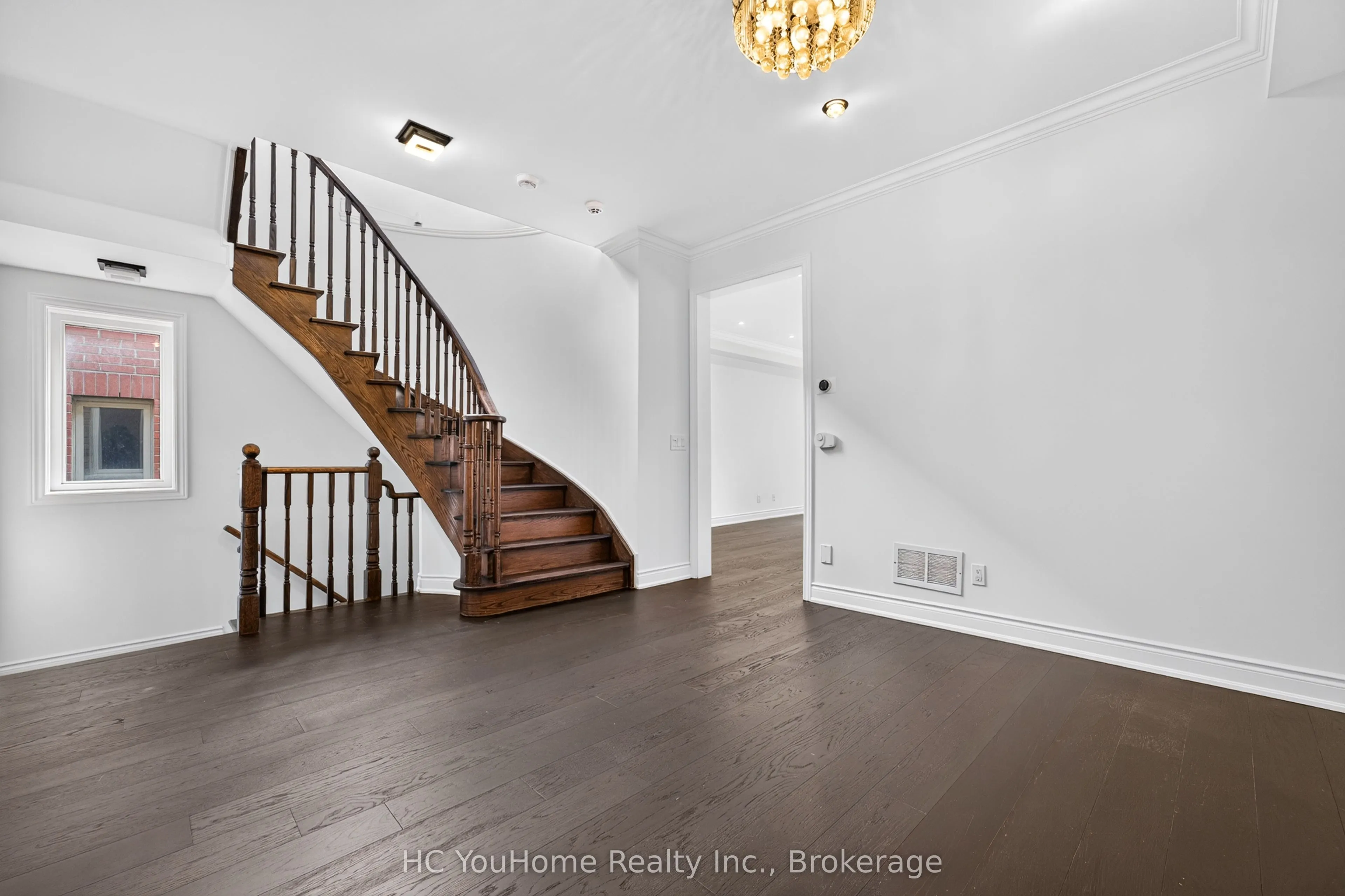 112 Lacewood Drive