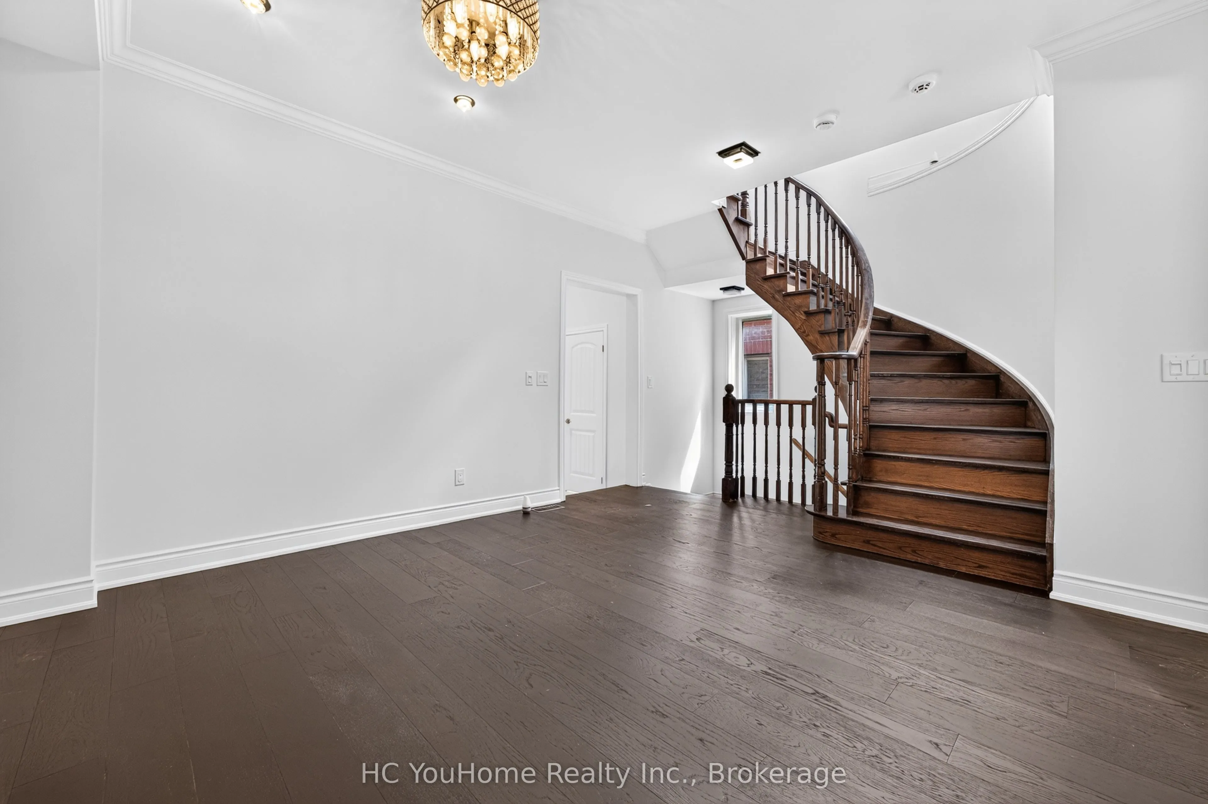 112 Lacewood Drive