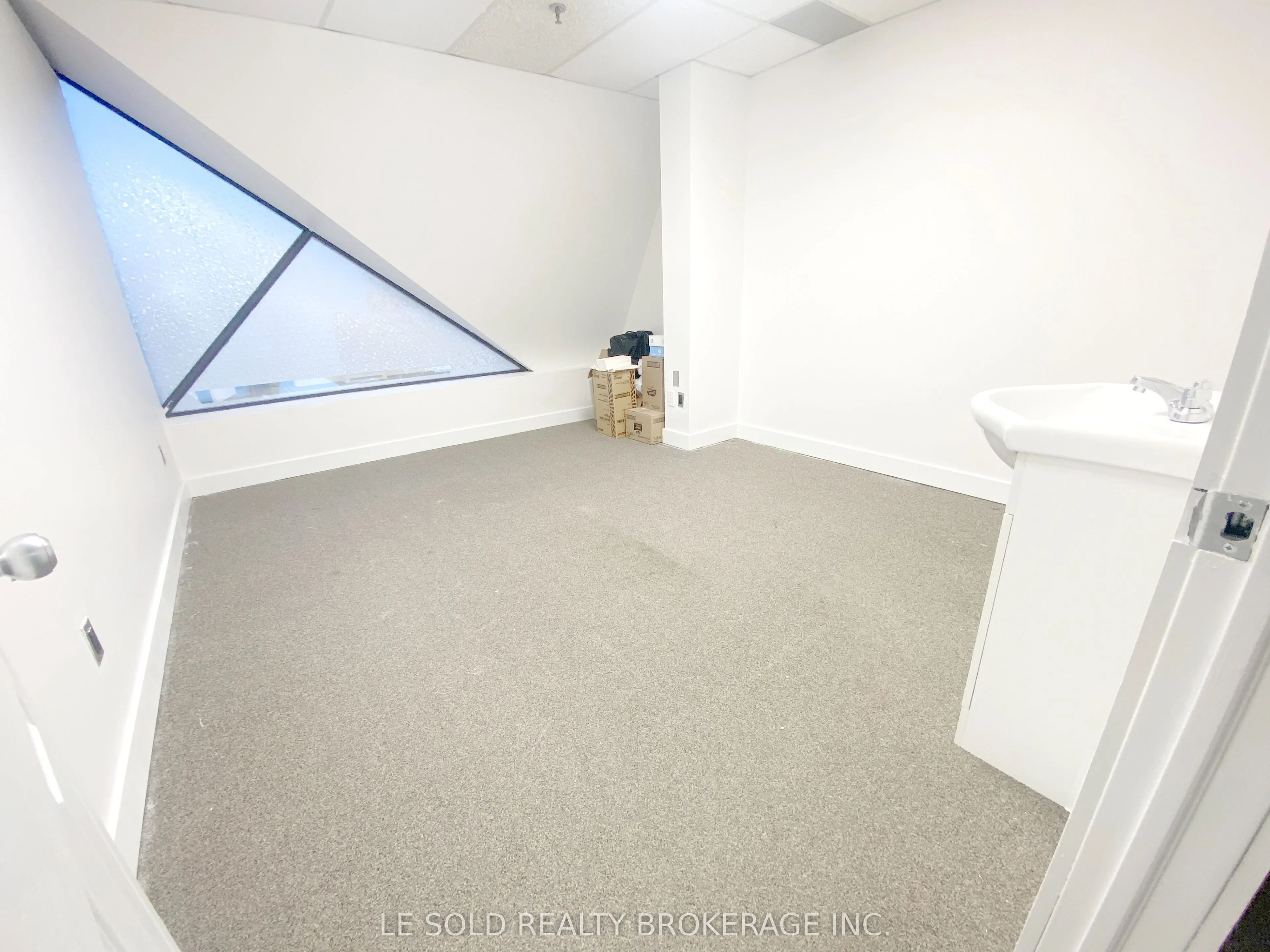 117 Ringwood Drive #4 (2nd Floor C )