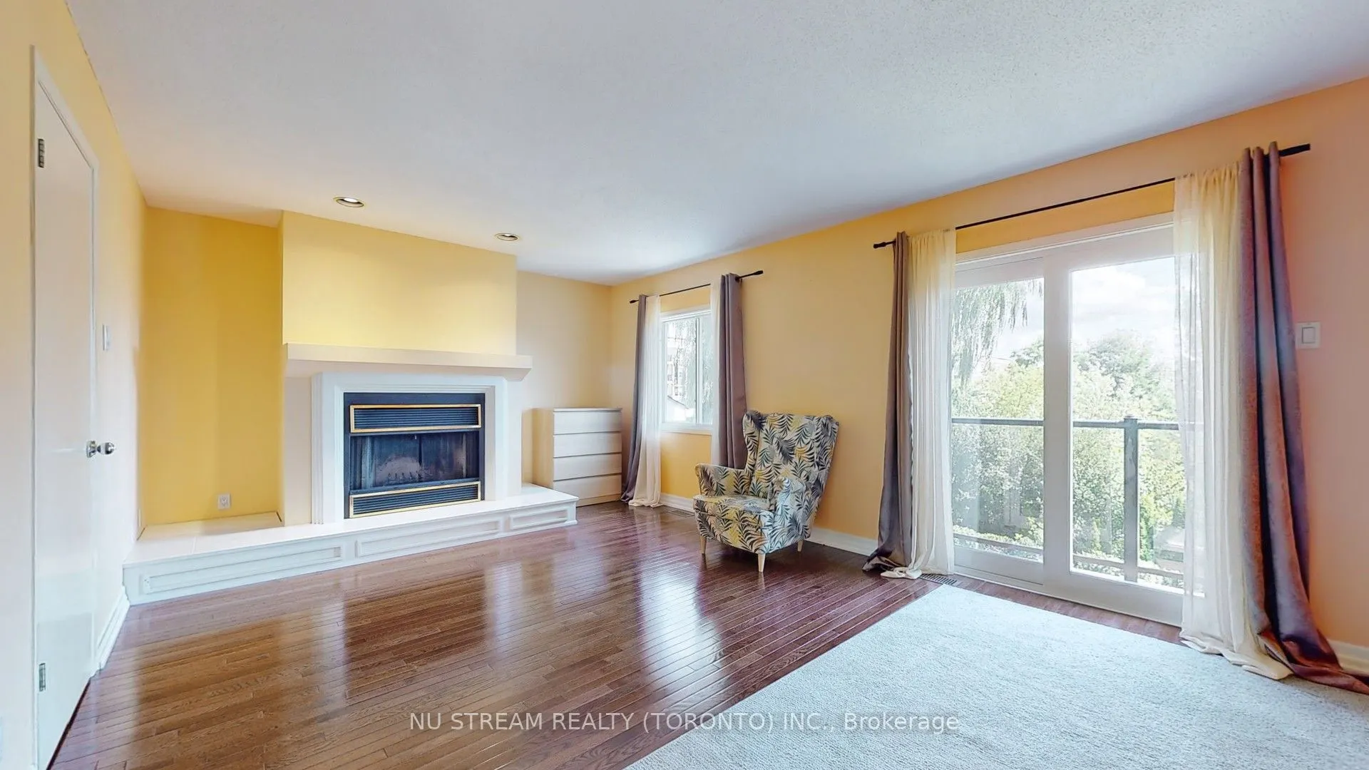15 Bond Crescent