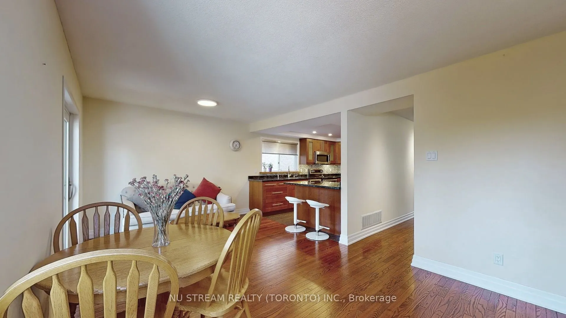 15 Bond Crescent