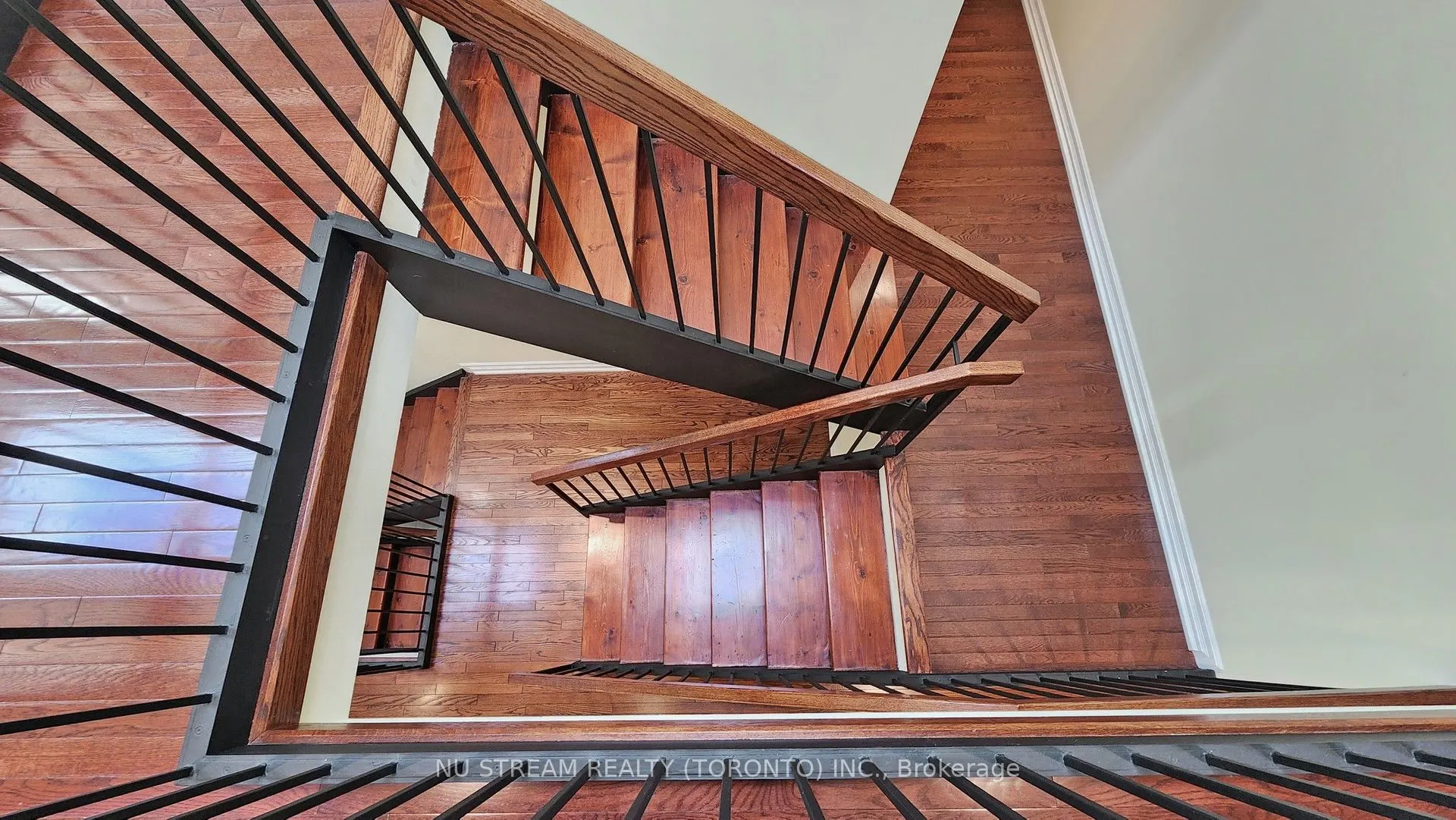 15 Bond Crescent
