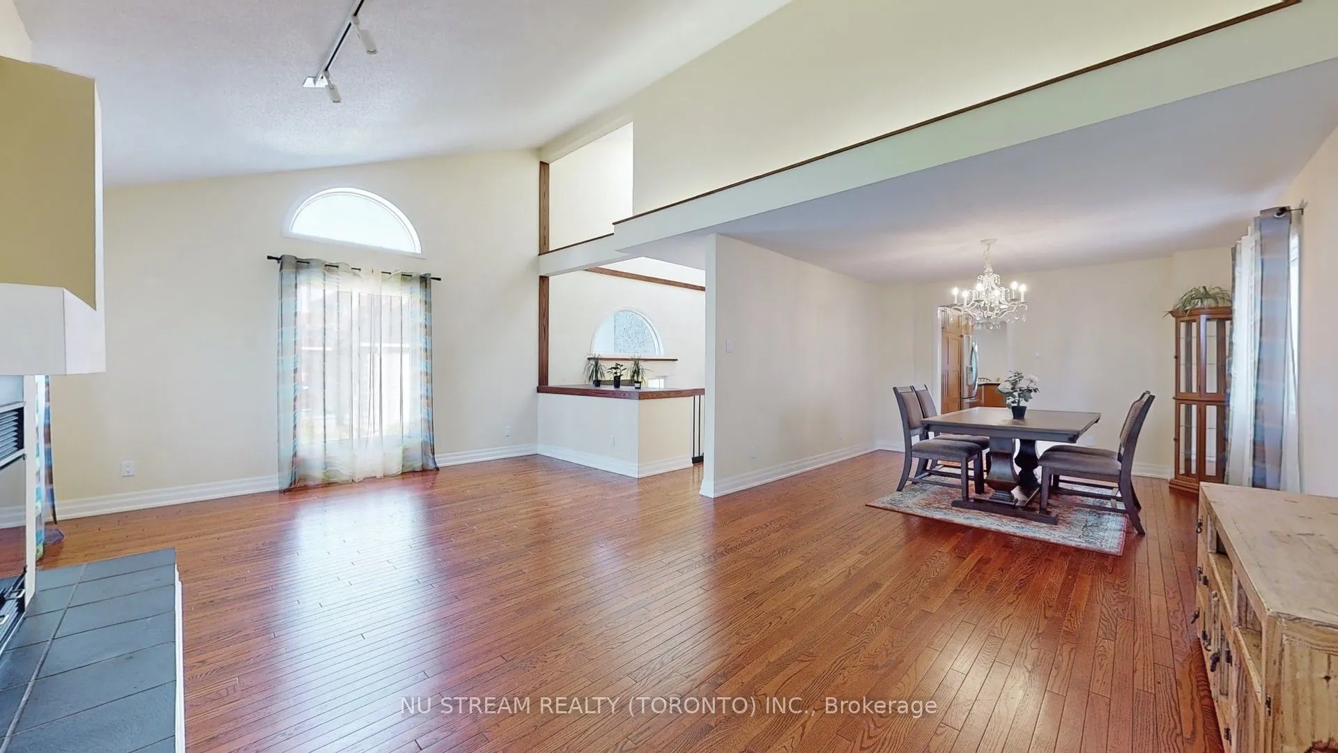 15 Bond Crescent