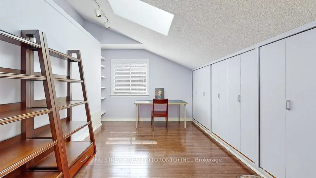 15 Bond Crescent
