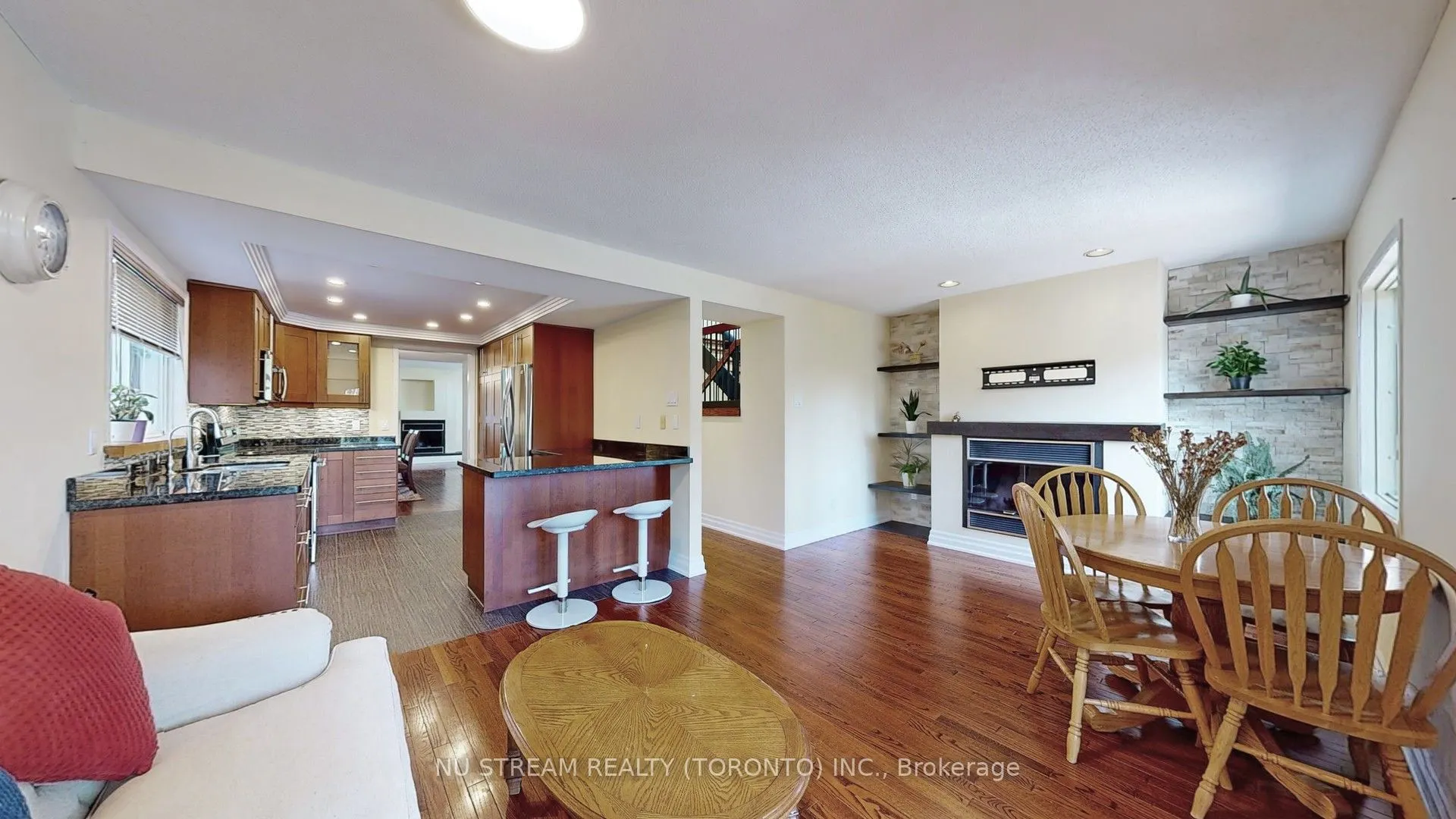 15 Bond Crescent